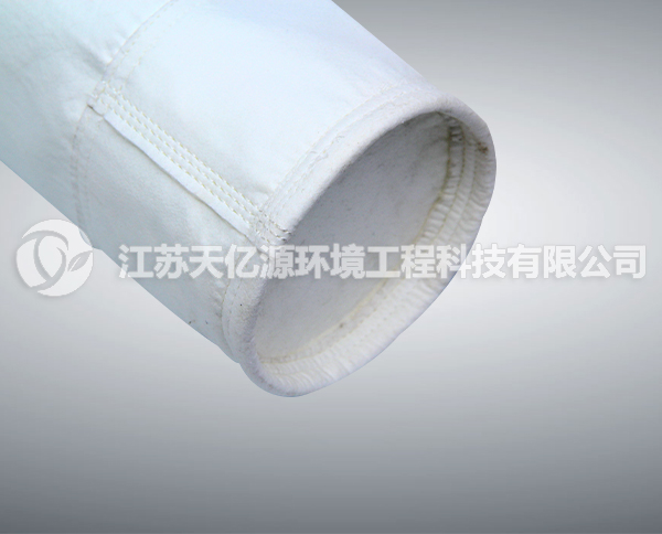 涤纶滤袋.jpg 涤纶滤袋.jpg